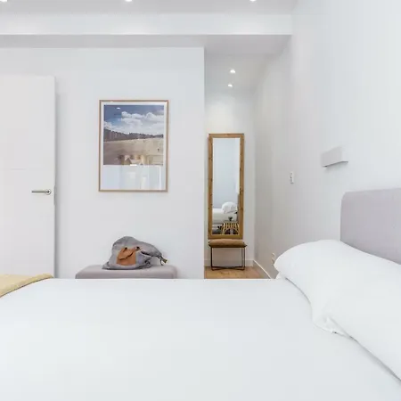 Always Easy I Apata Σαν Σεμπαστιάν